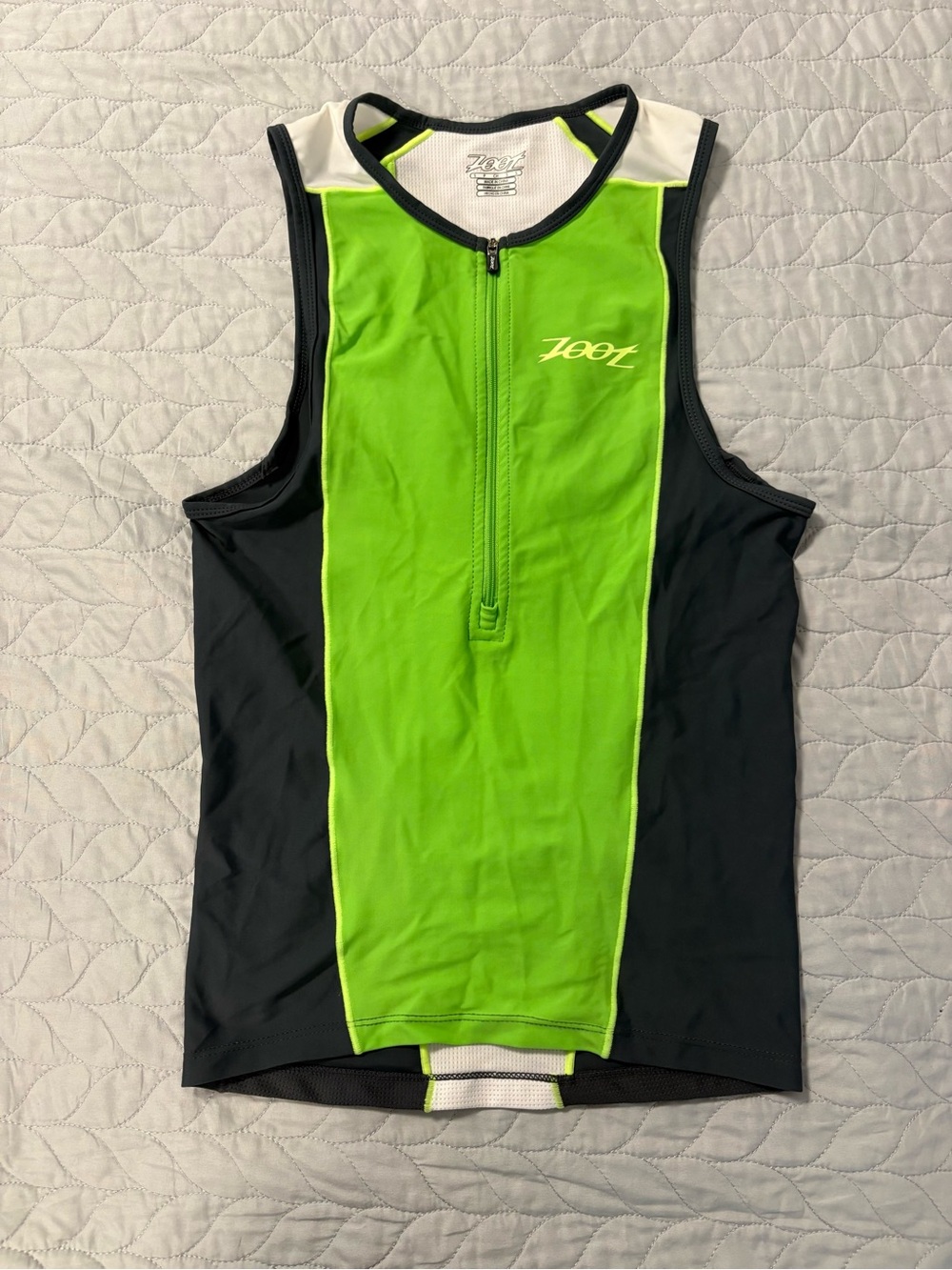 Zoot Men’s Green, White and Black Triathlon Sleeveless Rash Guard with Front Zip